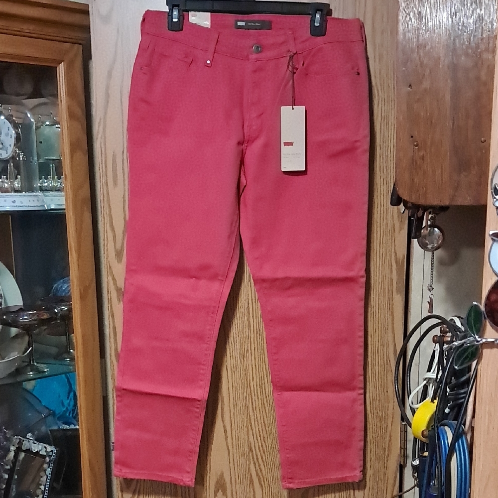 Levi's Straight Leg Jeans in Red